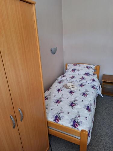 1 double bed, 3 twin beds
