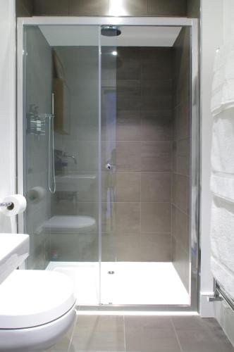 Clerkenwell Premium Deluxe - image 2