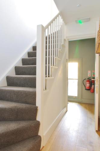 Clerkenwell Premium Deluxe - image 3