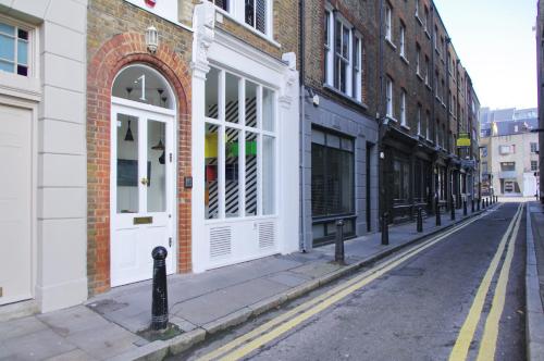 Clerkenwell Premium Deluxe - image 4