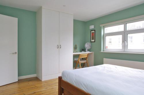 Comfortable Waterloo Home - image 11