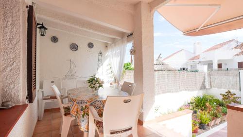 Létesítmények, Casa Uly in Riumar