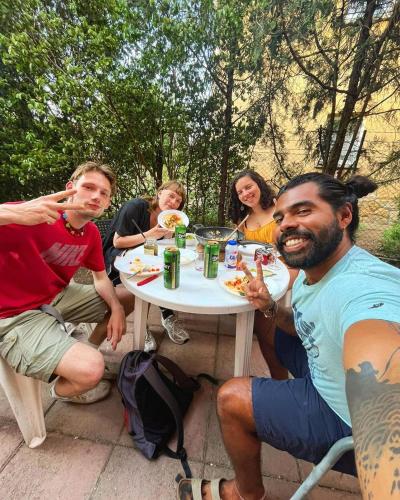Budapest Garden Hostel - image 4