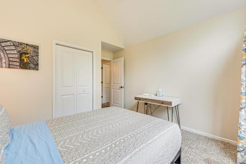 Lakefront Long Pond Home with Wraparound Deck!