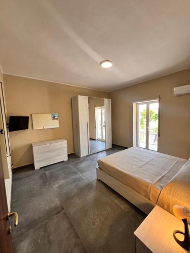 1 double bed, 3 twin beds