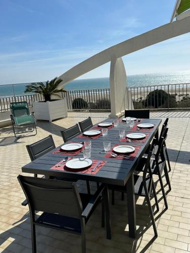 Vittoria immobilier - VUE MER ET GRANDE TERRASSE- Chèques Vacances acceptés - Location saisonnière - La Grande-Motte