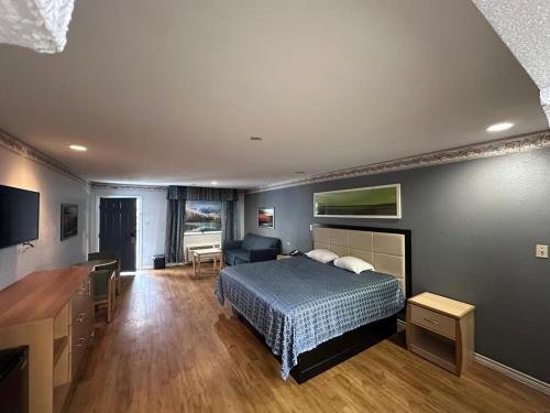 Mustang Inn and Suites