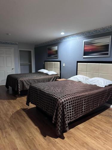 Mustang Inn and Suites – San Antonio, TX