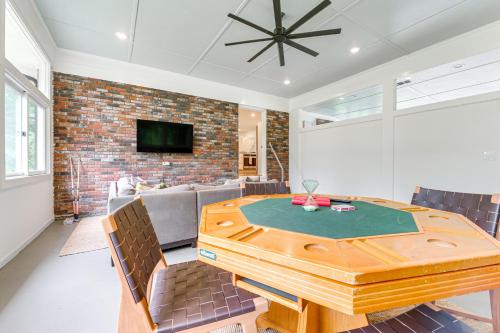 Palmetto Cottage with Fire Pit, Game Table and More! in Fairburn, USA