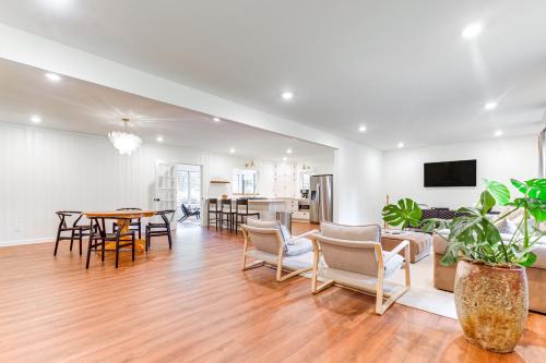 Palmetto Cottage with Fire Pit, Game Table and More! in Fairburn, USA