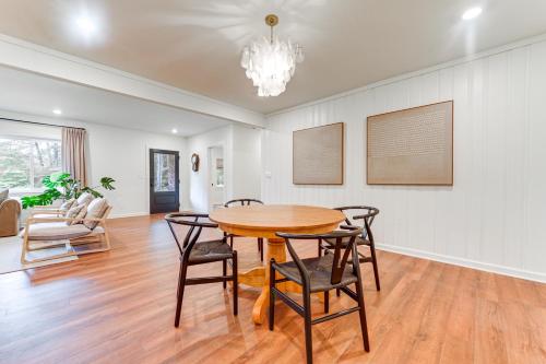 Palmetto Cottage with Fire Pit, Game Table and More! in Fairburn, USA