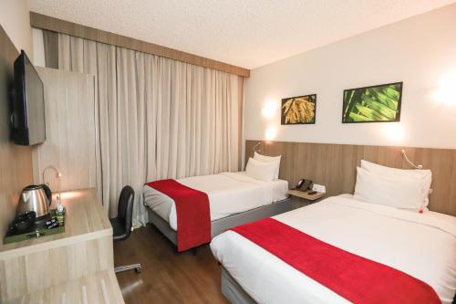 2 twin beds
