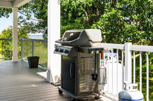 Sea La Vie 4 Bed Cottage with Ocean Views