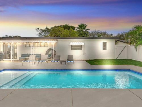 Casa Maya 3BR Home with Pool Near Hard Rock Casino in Hollywood, USA