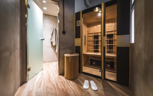 Golden Age Athens Hotel - image 5