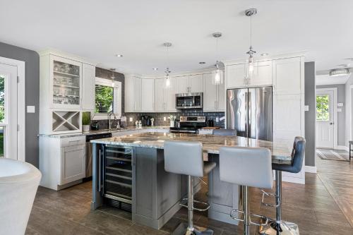 Sea La Vie 4 Bed Cottage with Ocean Views in Beaubassin East (NB)