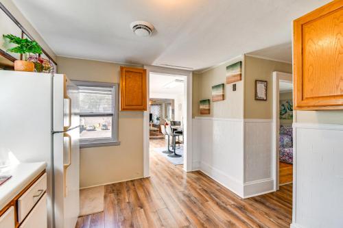 Oswego Apartment, Walk to Lake Ontario and Parks! in Oswego
