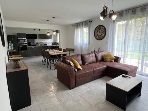 l'atelier vézerontin gîte à louer Olouise