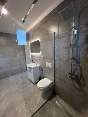 One-Bedroom Apartment image 9