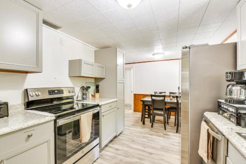 Seneca Vacation Rental w/ Grill Near Lake Hartwell in 塞內卡 (SC)
