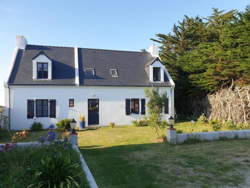 Maisons de vacances 4* à Belle ile en Mer, 5 chambres, 2 salles de bains, avec jardins privatifs