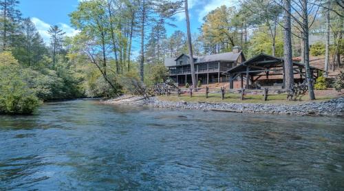 Big River Family Retreat in McCaysville, USA