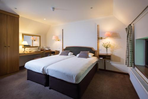 Golden Lion Hotel in Easenhall