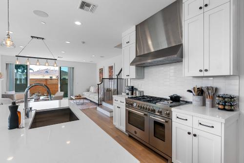 New Listing Mid-City luxury living Villa in Los Angeles, USA