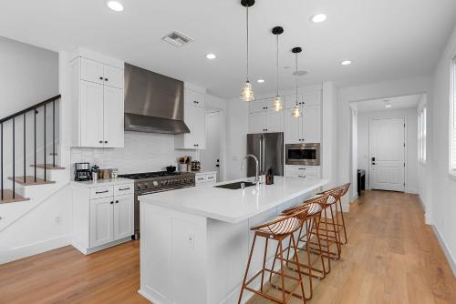 New Listing Mid-City luxury living Villa in Los Angeles, USA