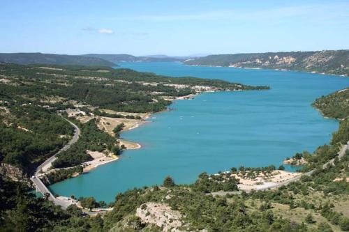 Jolie maison de village 10 mn de moustiers st marie parc national du verdon - Location saisonnière - Roumoules