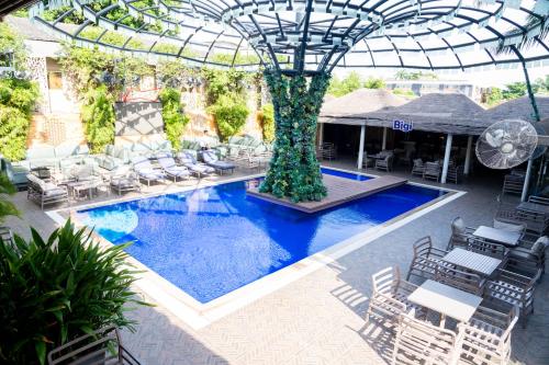 Swimming pool, Vertigo Hotel in Lagos