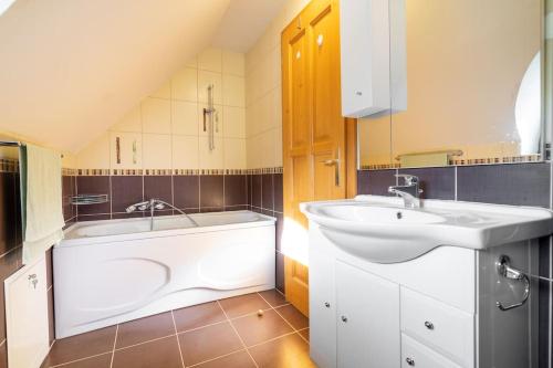 SzigligetM51 Vendégház (SzigligetM51 Vendeghaz) in Szigliget