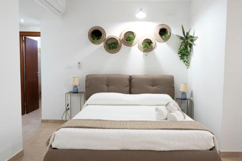 1 queen bed, 1 twin bed, 1 sofa bed