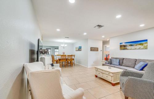 13 Mi to Hudson Beach: Family Escape w/ Lanai in Spring Hill (Florida)