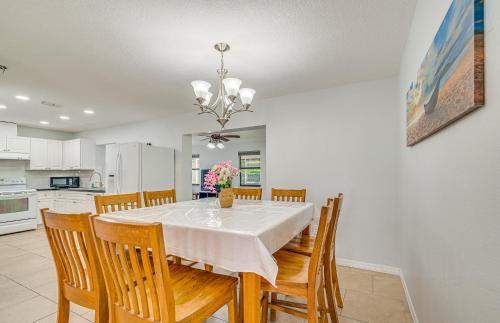 13 Mi to Hudson Beach: Family Escape w/ Lanai in Spring Hill (Florida)