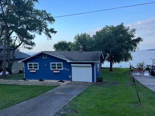 Lakefront cozy cabin&jetski. in Onalaska, Vereinigte Staaten von Amerika