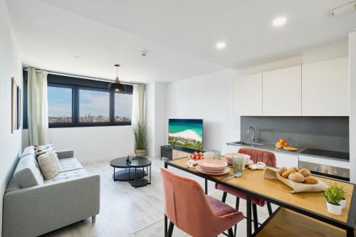 Málaga Skyline By Lovely Rentals, Малага