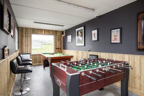 The Pine Lodge with Hot Tub and Games Room