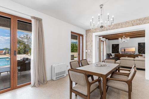 Three-Bedroom Villa image 10