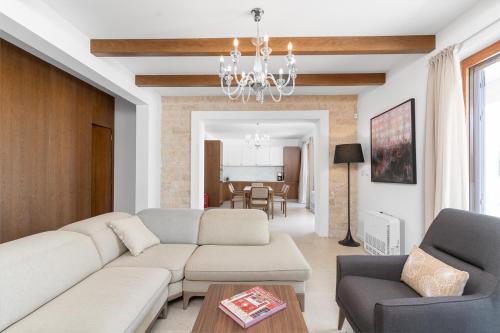 Three-Bedroom Villa image 3