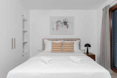 Three-Bedroom Villa image 6