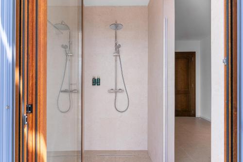 Three-Bedroom Villa image 5