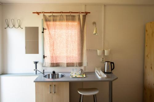 Prague Camping Dzban - image 8
