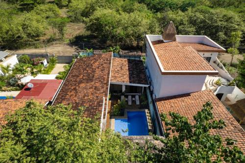 Gorgeous 4-BD Zen Retreat w Pool Apartment