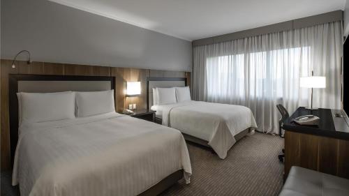 2 double beds