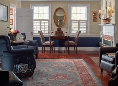 Old Manse Inn