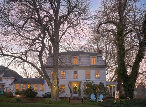 Old Manse Inn