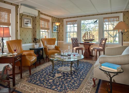 Old Manse Inn