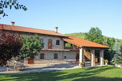 Cascina Stralla in Farigliano