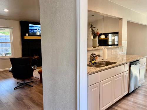 BoHo Style Balance - Live/Work in New Braunfels, USA